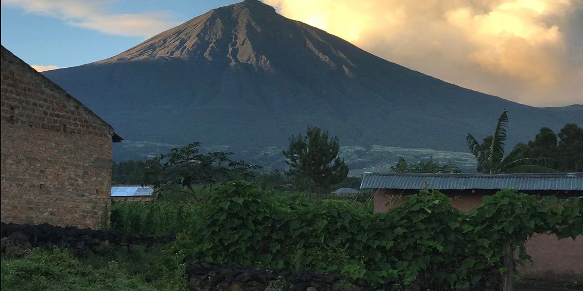 Hiking Mt Muhabura