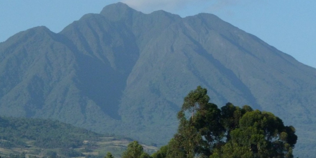 Hiking Mt Sabinyo